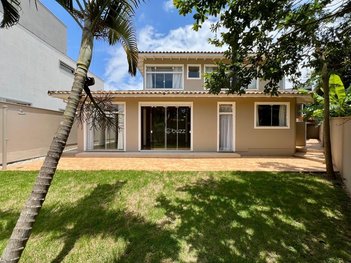 house em R. Ismar Pedro Bez, Lagoa da Conceição - Florianópolis - SC