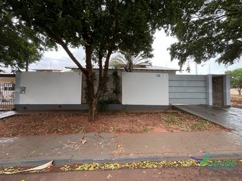 house em Avenida Egídio Daniel Kerntopf, Centro - Nova Londrina - PR