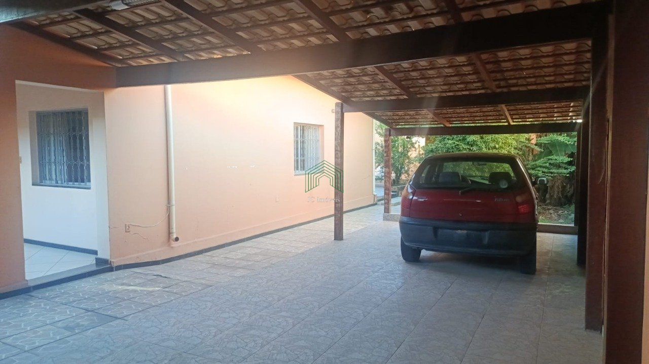 Casa com 3 quartos — Novo Glória, Belo Horizonte