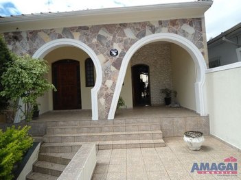 house em Rua Doutor Pompílio Mercadante, Centro - Jacareí - SP