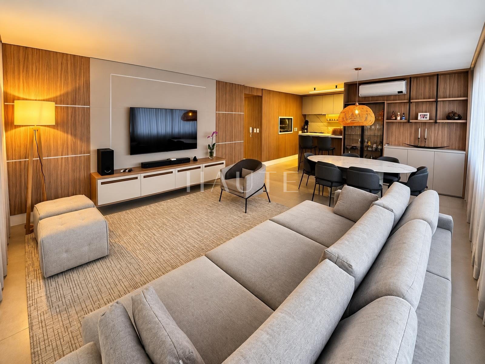 Apartamento 3 suítes com sacada fechada e 2 vagas