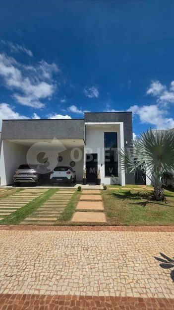 house em Rua Professora Maria Célia Cence, Shopping Park - Uberlândia - MG