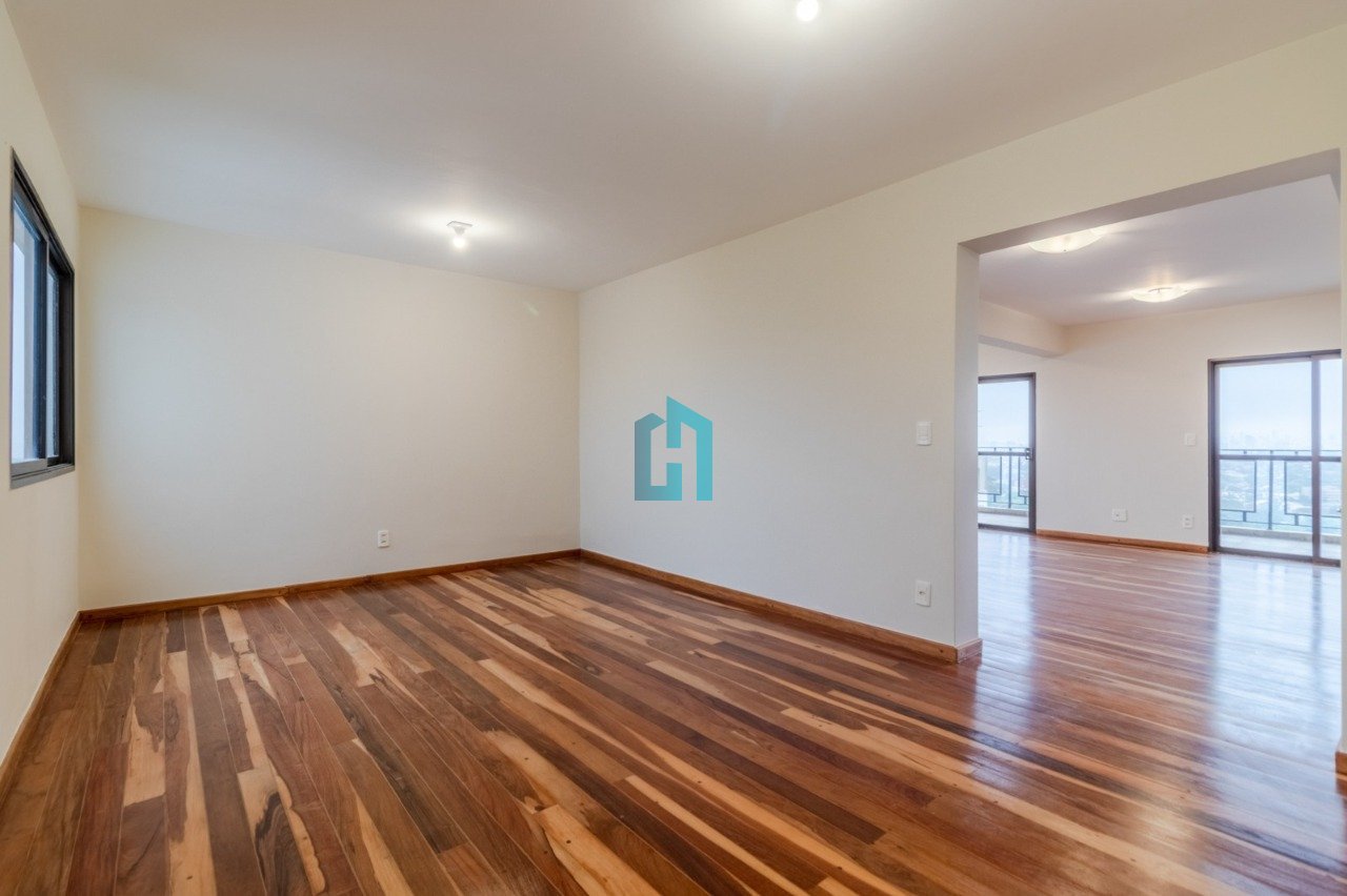 WhatsApp Image 2025-10-27 at 17.43