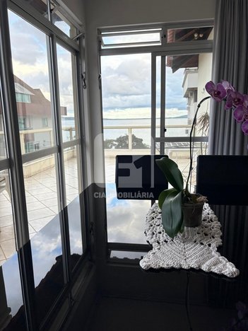 apartment em Rua General Estilac Leal, Coqueiros - Florianópolis - SC