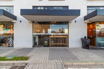 office em Avenida Senador Salgado Filho, Uberaba - Curitiba - PR