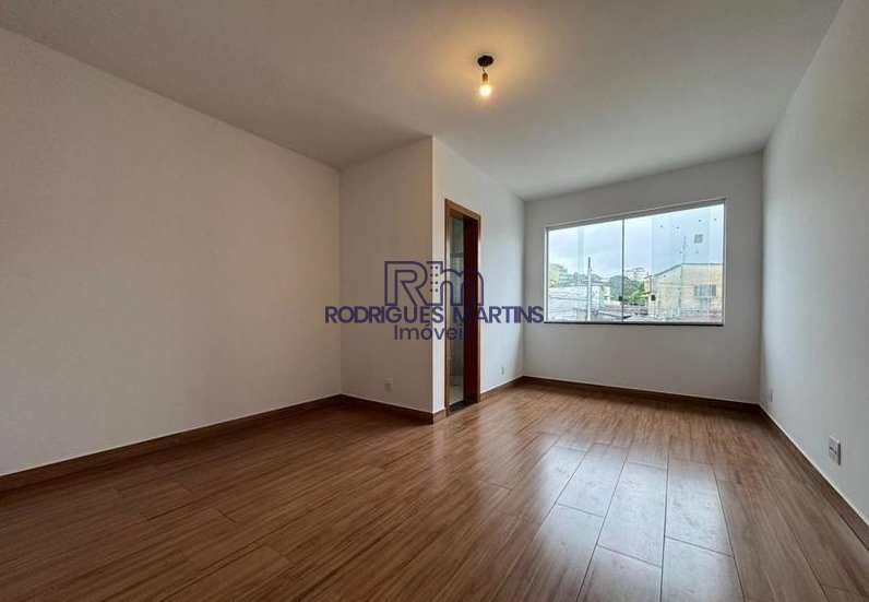 Casa com 2 quartos — Glória, Belo Horizonte