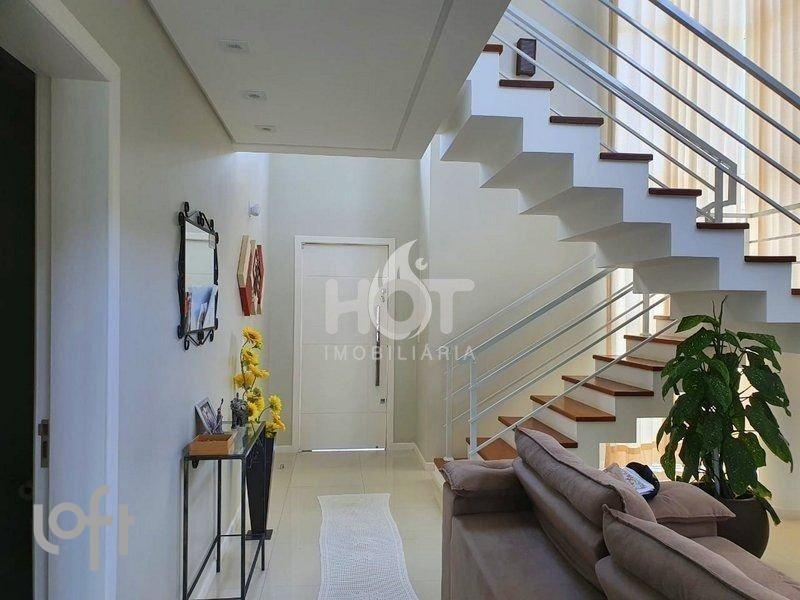 casa-a-venda-pe-direito-alto-ampla-sala-cozinha-planejada-lareira-churrasqueira-espaço-gourmet-suite