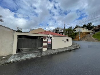 house em Rua Esmeraldina Junkes Klein, Vila Lenzi - Jaraguá do Sul - SC
