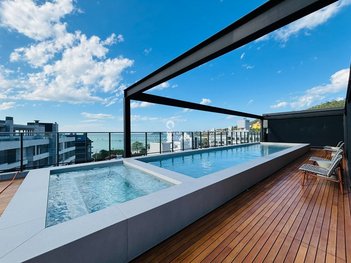 apartment em Rua Francisco Gouveia, Jurerê - Florianópolis - SC