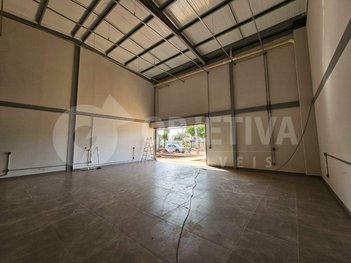 business em Avenida Seme Simão, Granada - Uberlândia - MG