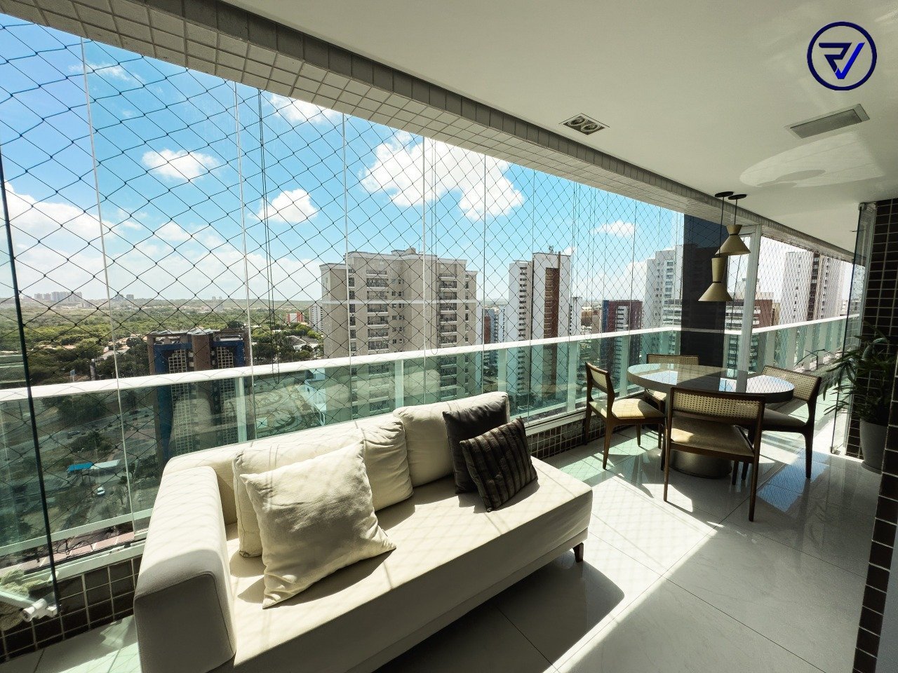 0536c718-3452-4acc-80d8-7b0e642b5d0d