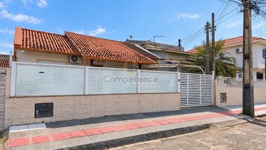house em Rua dos Cocãos, Madri - Palhoça - SC