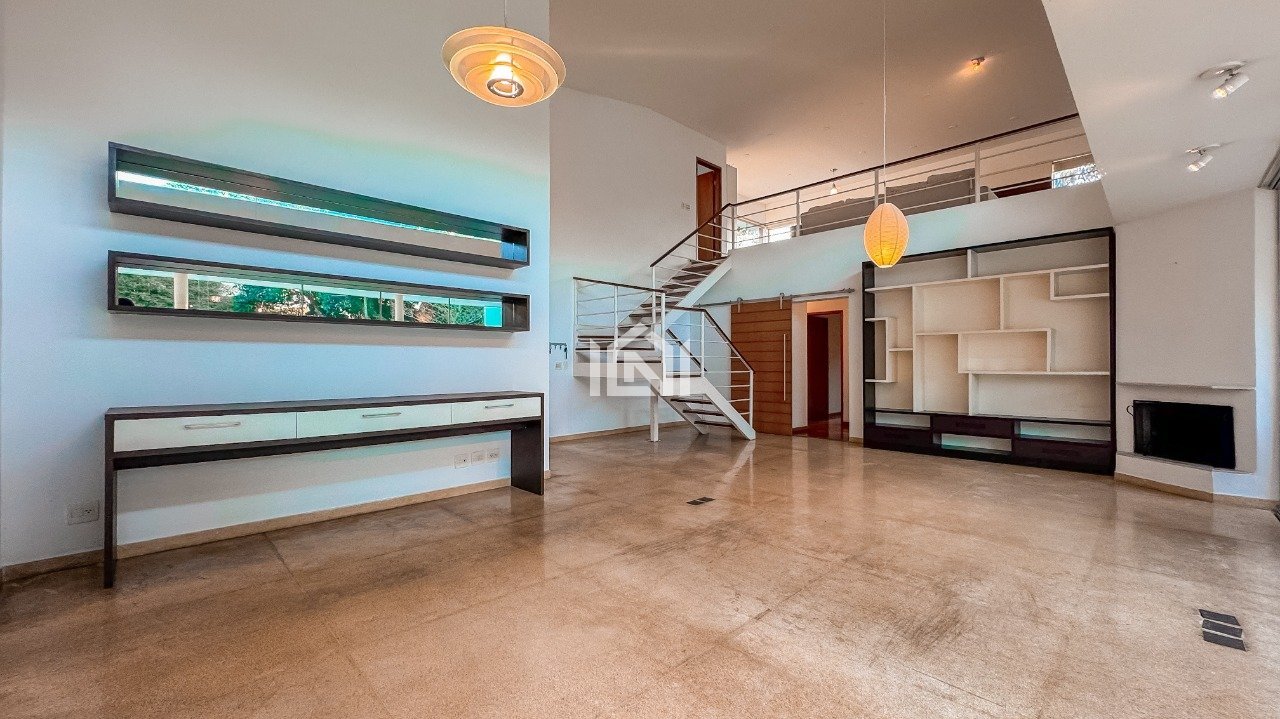 Casa para venda no condominio Villa Vianna - Sala de jantar e sala de estar com lareira