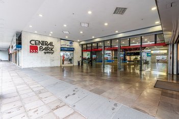commercial_building em Rua Mostardeiro, Rio Branco - Porto Alegre - RS