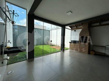 house em Rua Maria Madalena dos Santos Reis, Novo Mundo - Uberlândia - MG