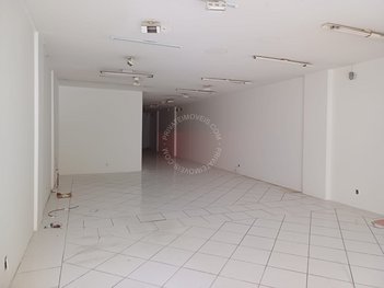 business em Avenida Independência, Rio Branco - Porto Alegre - RS