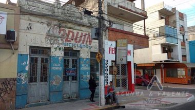 commercial_building em General Osório, Centro - Pelotas - RS