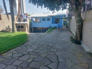 house em Rua Nayr Leonzio Covolan, Santa Lúcia - Caxias do Sul - RS