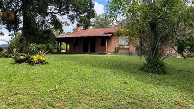 house em Alameda Caxinauas, Granja Guarani - Teresópolis - RJ