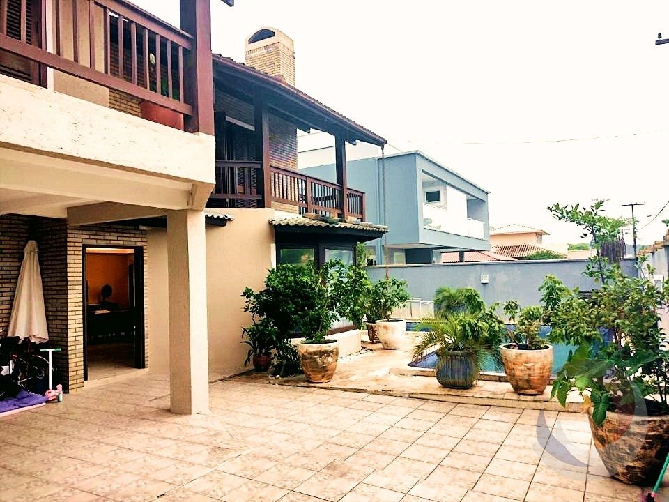 casa-com-5-quartos-a-venda-305m-no-campeche-florianopolis (5)