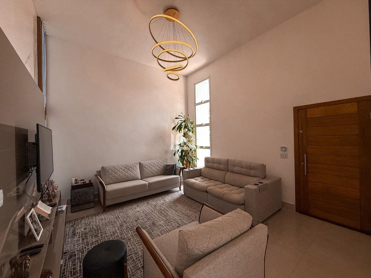 casa a venda no condominio parque rizzo || - sala de tv