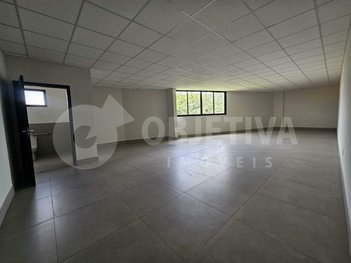office em Avenida dos Vinhedos, Morada da Colina - Uberlândia - MG
