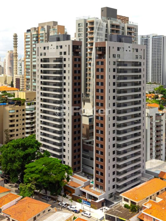 predio-moderno-com-jardim-e-acessibilidade