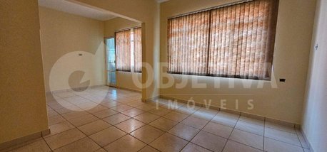 house em Avenida Paes Leme, Osvaldo Rezende - Uberlândia - MG