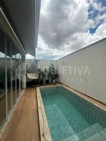 house em Avenida Vereador Carlito Cordeiro, Jardim Botânico - Uberlândia - MG