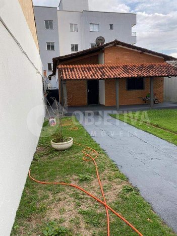 house em Rua Izaú Rangel de Mendonça, Santa Mônica - Uberlândia - MG