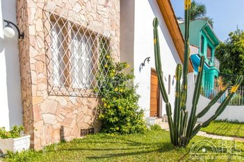 house em Rua Paissandu, Partenon - Porto Alegre - RS