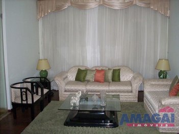 house em Rua Chiquinha Schurig, Jardim Marister - Jacareí - SP