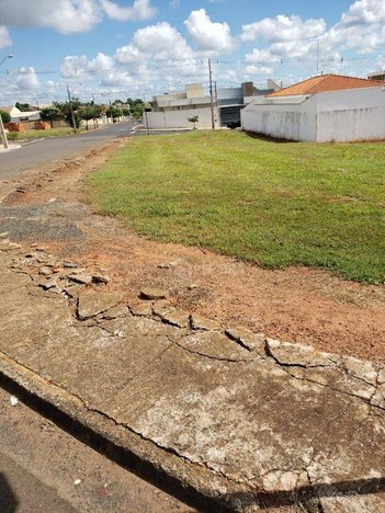 land_lot em Rua Laureano Arroyo Hernandes, Parque Residencial do Lago - Votuporanga - SP