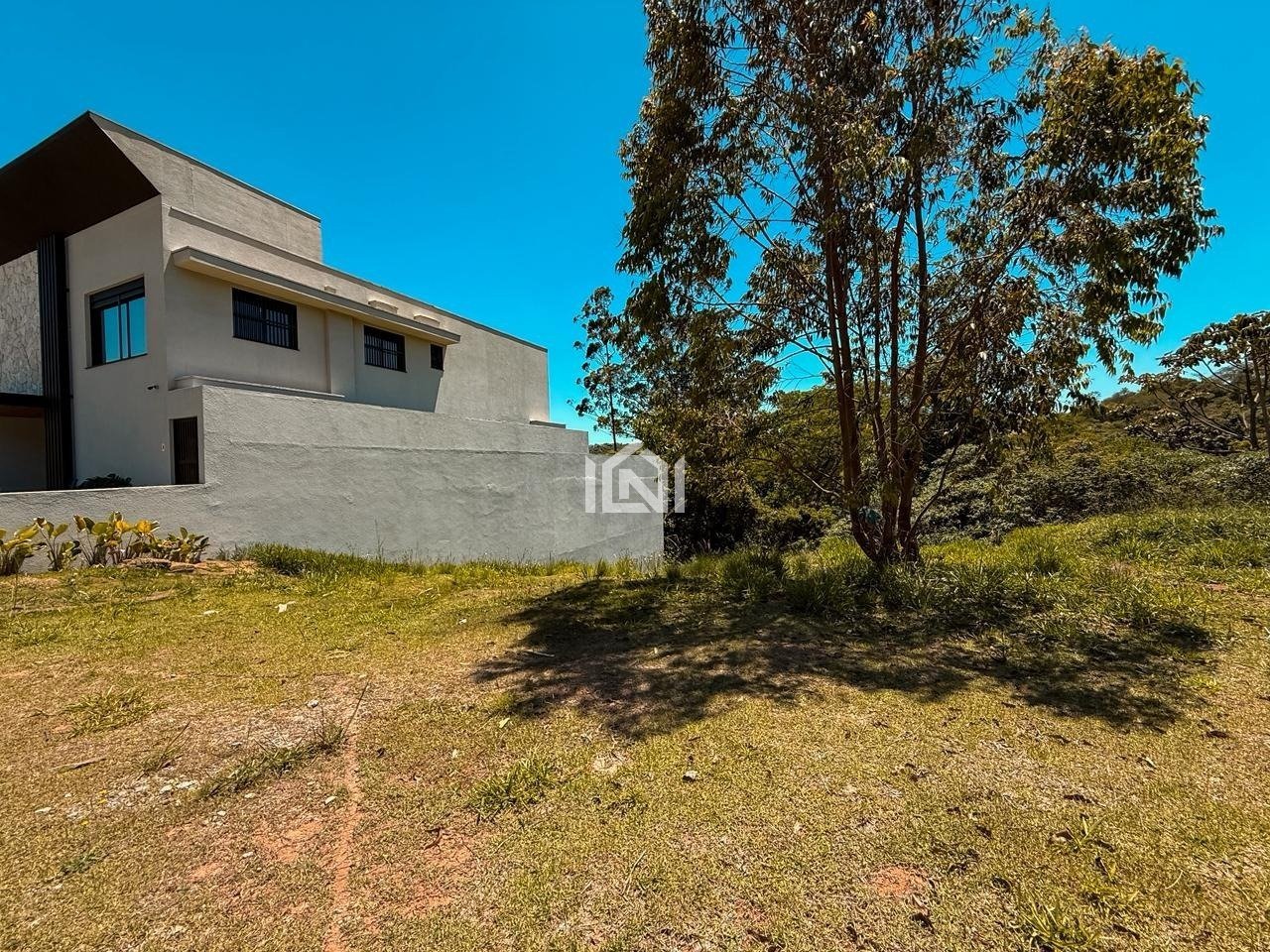 terreno com fundo para a reserva a venda no condominio sao paulo ii