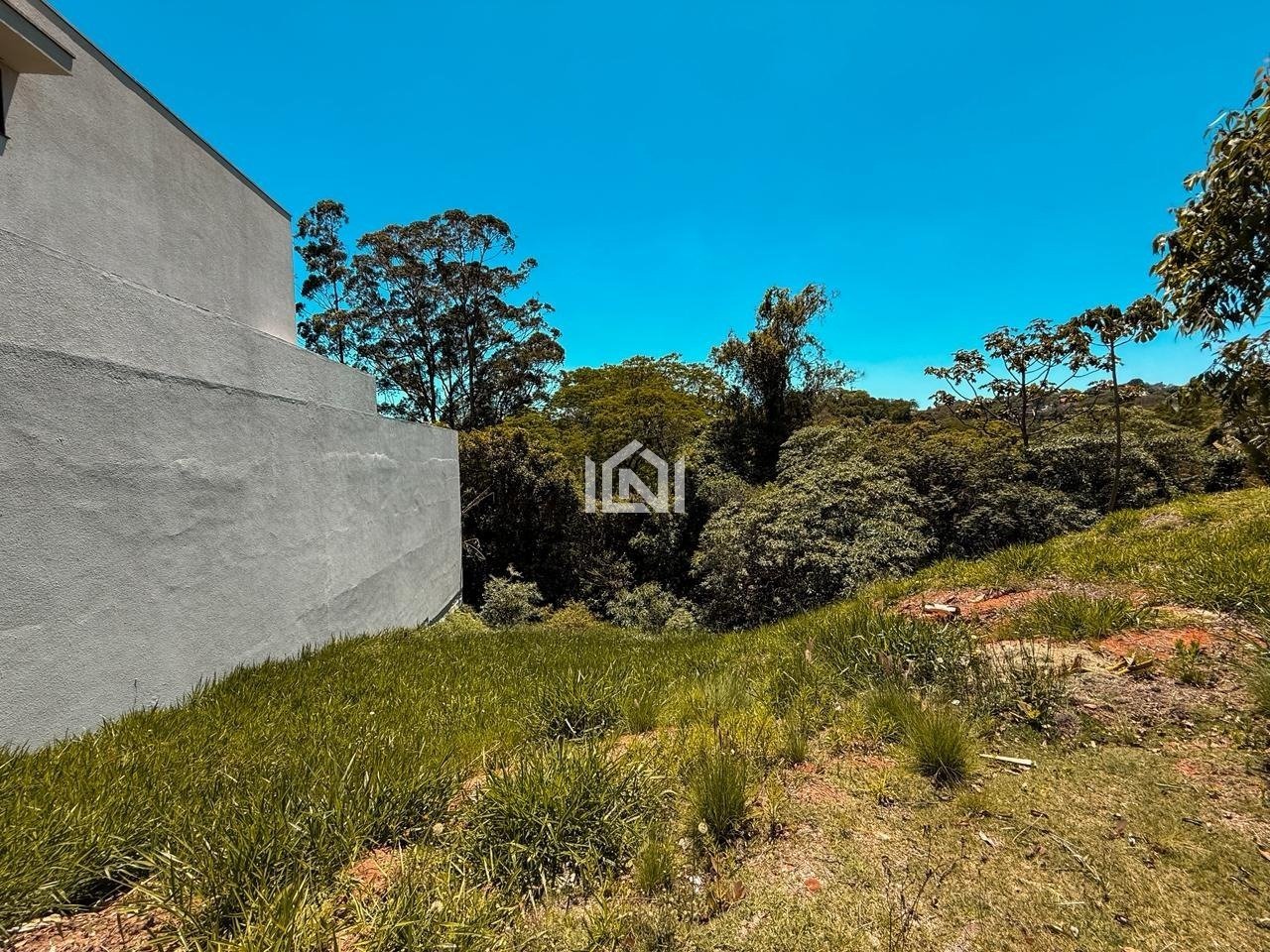 terreno com fundo para a reserva a venda no condominio sao paulo ii