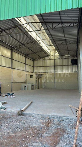 industrial em Avenida Fernando Pessoa, Minas Gerais - Uberlândia - MG
