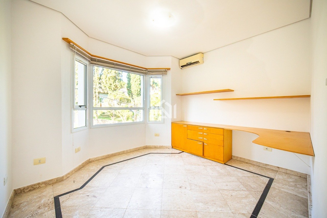 casa a venda no condominio sao paulo II - 
escritorio