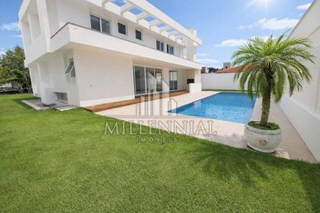 house em Avenida dos Búzios, Jurerê Internacional - Florianópolis - SC