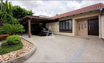 house em Rua dos Desenhistas, Petrópolis - Joinville - SC