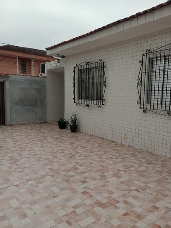 house em Rua Vinte e Um de Setembro, Parque Bitaru - São Vicente - SP