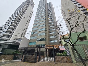 apartment em Rua Lamenha Lins, Centro - Curitiba - PR