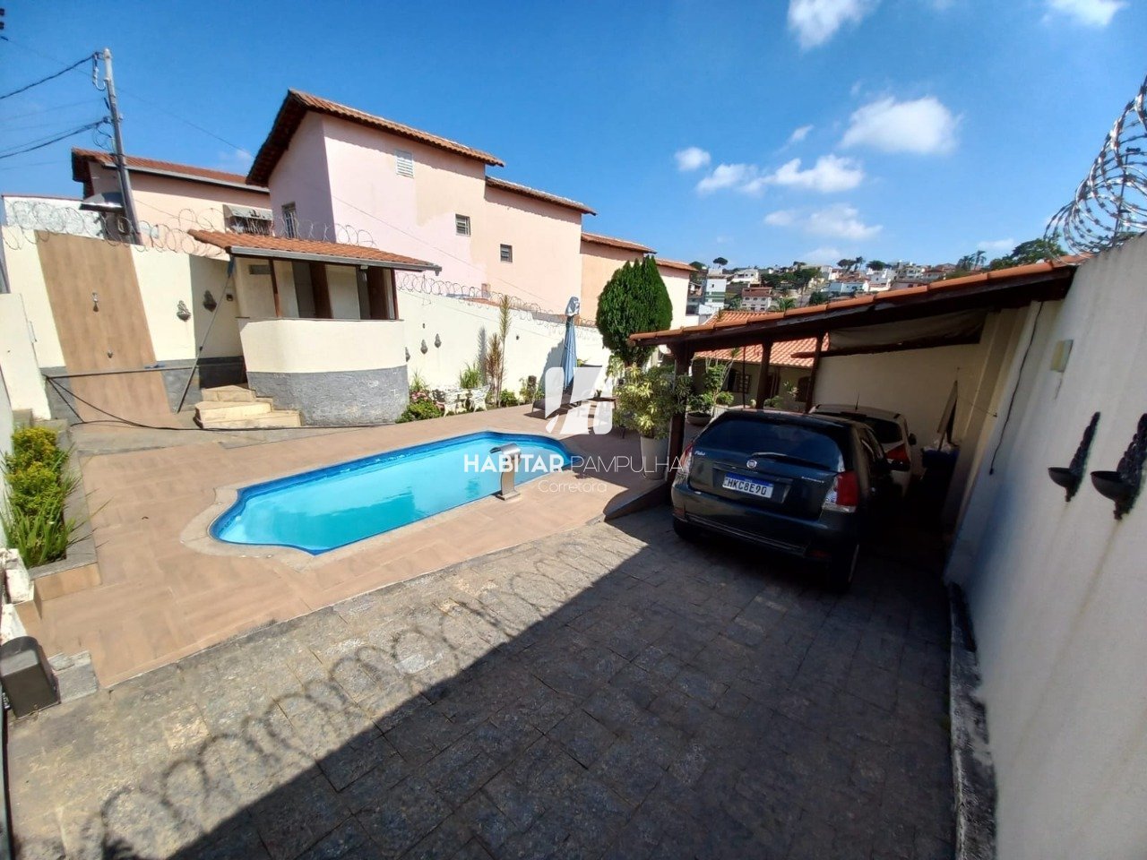 Casa com 3 quartos — Santa Amélia, Belo Horizonte