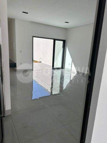 house em Rua Cobertura, Laranjeiras - Uberlândia - MG