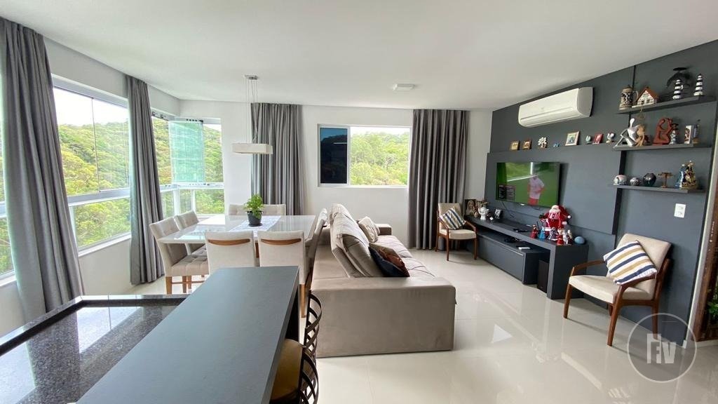 100 m² útil
3 banheiros
2 vagas
2 suítes
Bem dividido, cômodos amplos, mobiliado e decorado