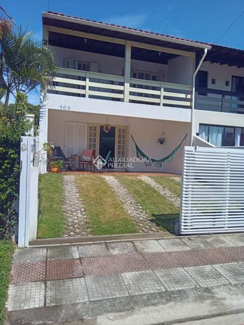 house em Rua José Antônio Lobo, Centro - Garopaba - SC