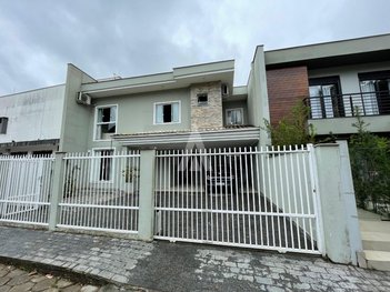 house em Rua Alfredo Dietrich, América - Joinville - SC