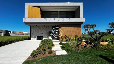 house em Rua Pedro Hygino da Silveira, Centro - Xangri-Lá - RS