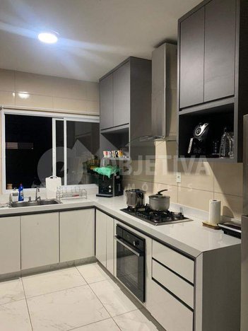 house em Rua Dinarte José Pereira, Novo Mundo - Uberlândia - MG