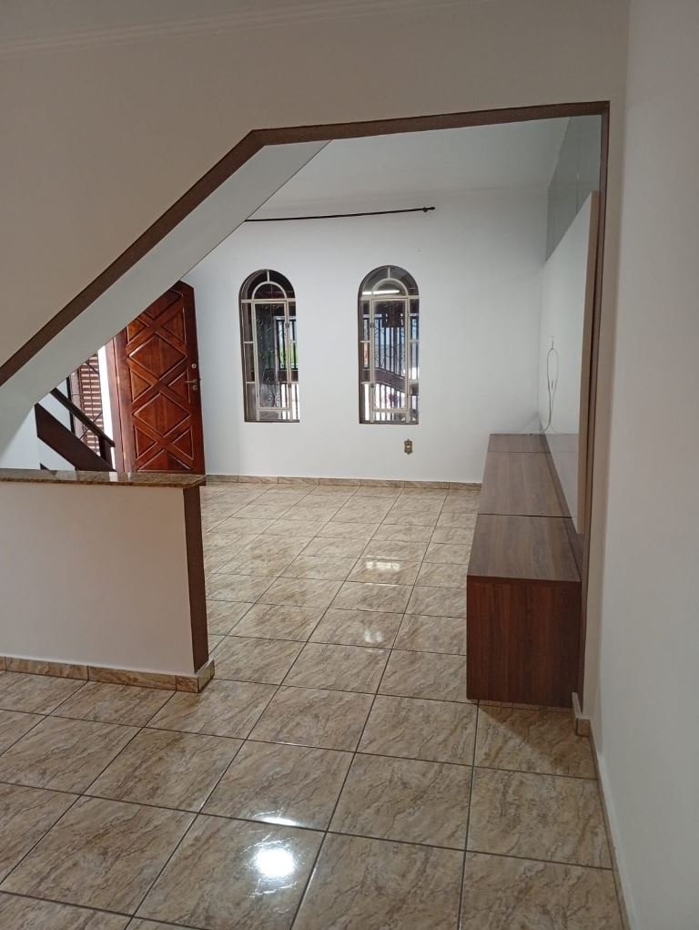 Oportunidade �nica na Vila Tesouro: Sobrado Aconchegante e Pronto para Morar!