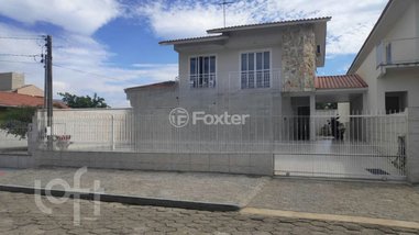 house em Rua Graciliano Carlos de Quadros, Centro - Palhoça - SC